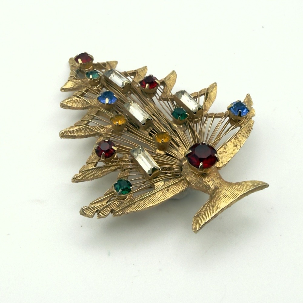 Vintage Gold Tone Multi Color Rhinestone Christmas Tree Brooch Pin Mid Century - Picture 2 of 9
